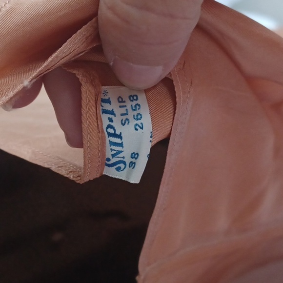 Vintage Snip-it Slip. Taffeta,  creamy brown, sz 38, Celanese Clairanese - Picture 6 of 7